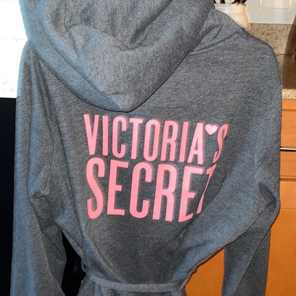 Victoria’s Secret Robe - Picture 1 of 4